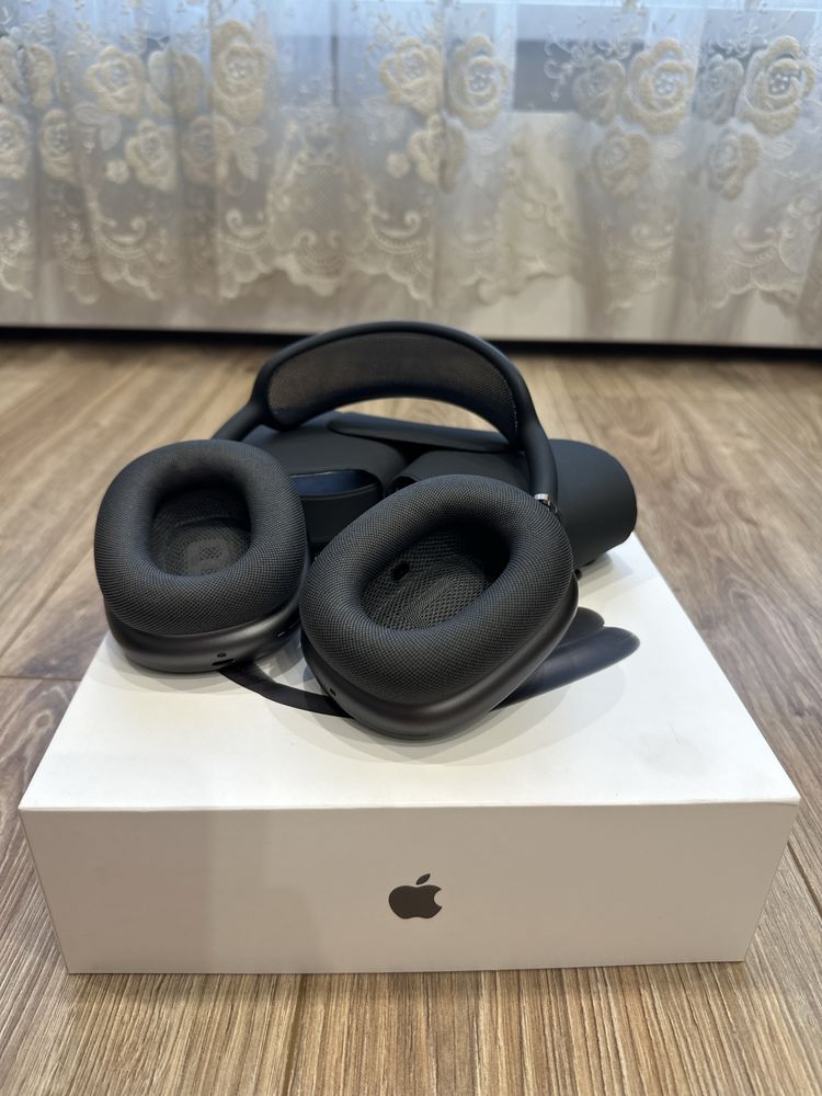 Apple airpods max space gray