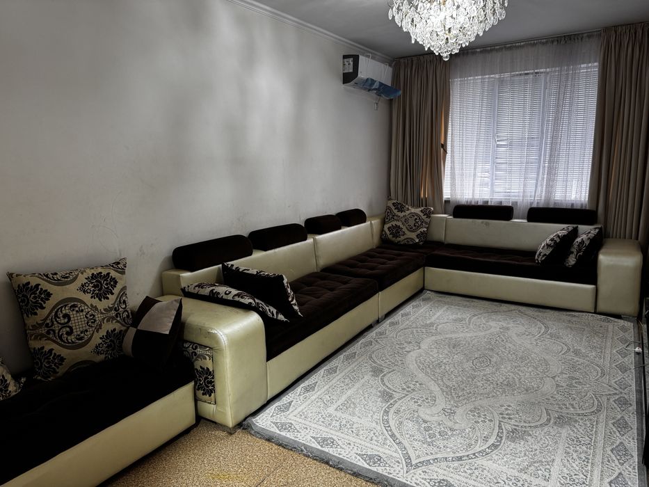 Диван, жилой уголок