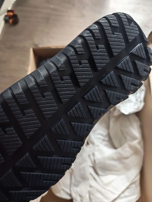 Апрески Adidas. Детски зимни обувки