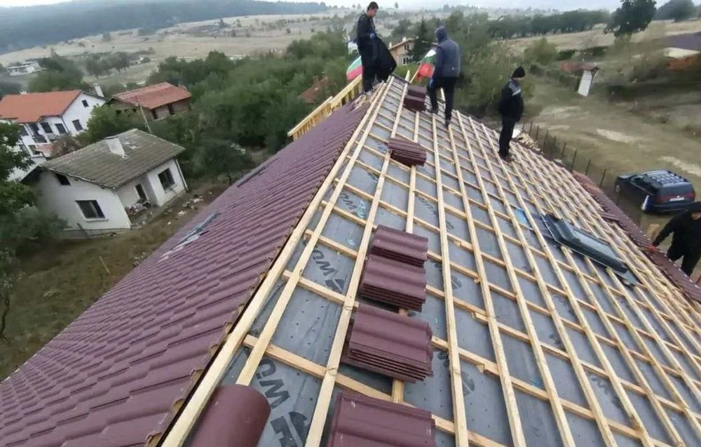 Извършва строителни деиности на територията на цялата страна