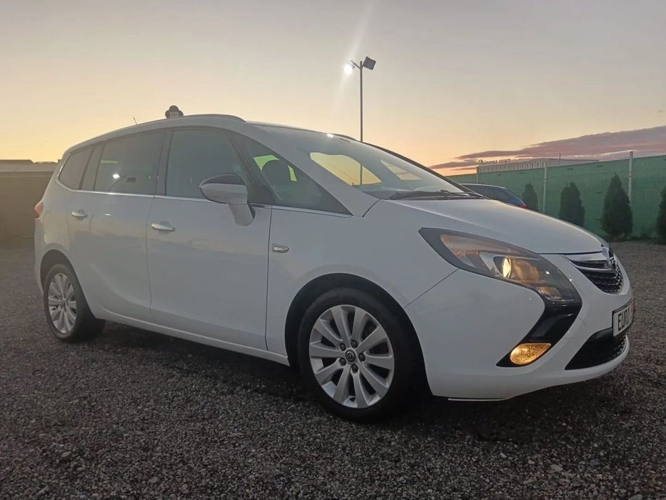 Opel Zafira 2012 luna 09 /1,6 benzina + metano / carte service