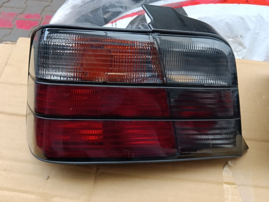 БМВ е 36 задние фонари