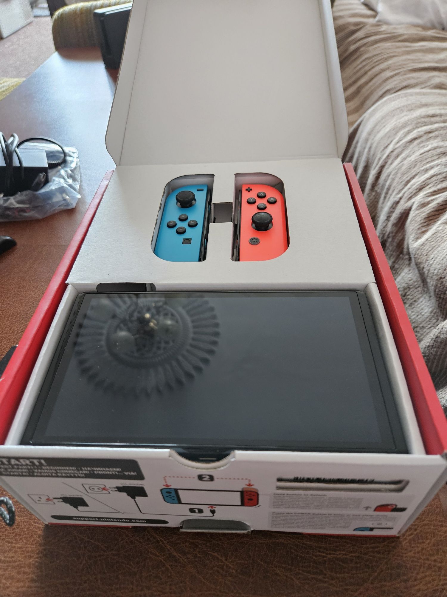 Конзола Nintendo Switch OLED (Neon Blue/ Red Joy - Con)