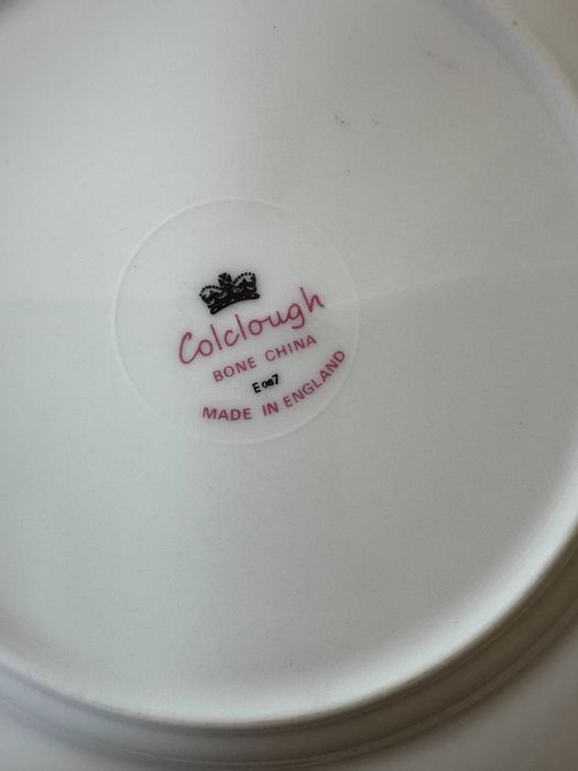 Английски сервиз Colclough “Wayside Honeysuckle” – 52 части