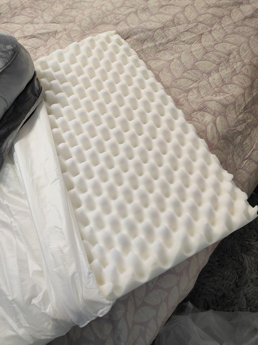 Продавам луксозно плюшено легло/ диван за средно голяма порода куче