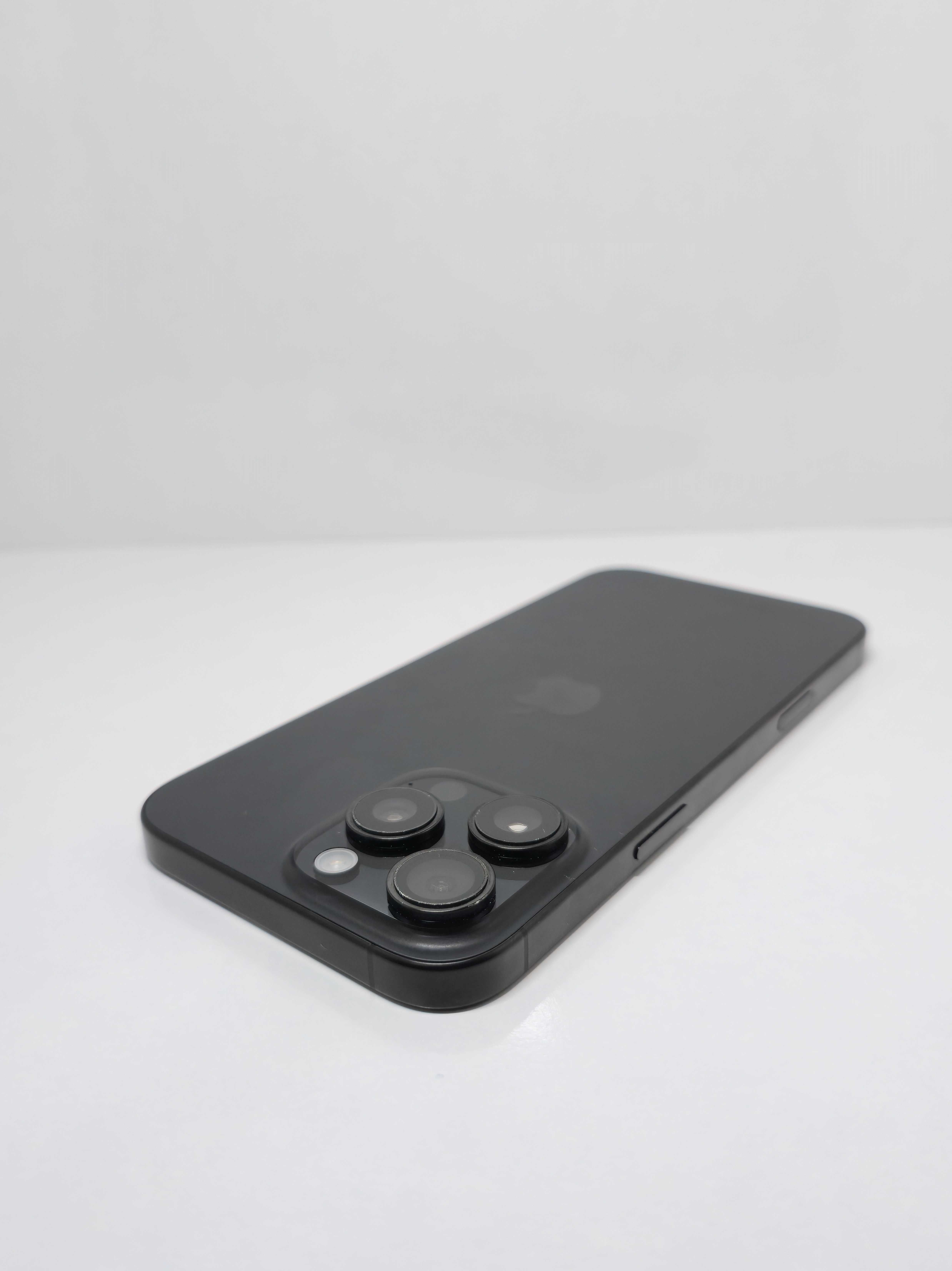 iPhone 16 Pro Max 1TB Titanium Black