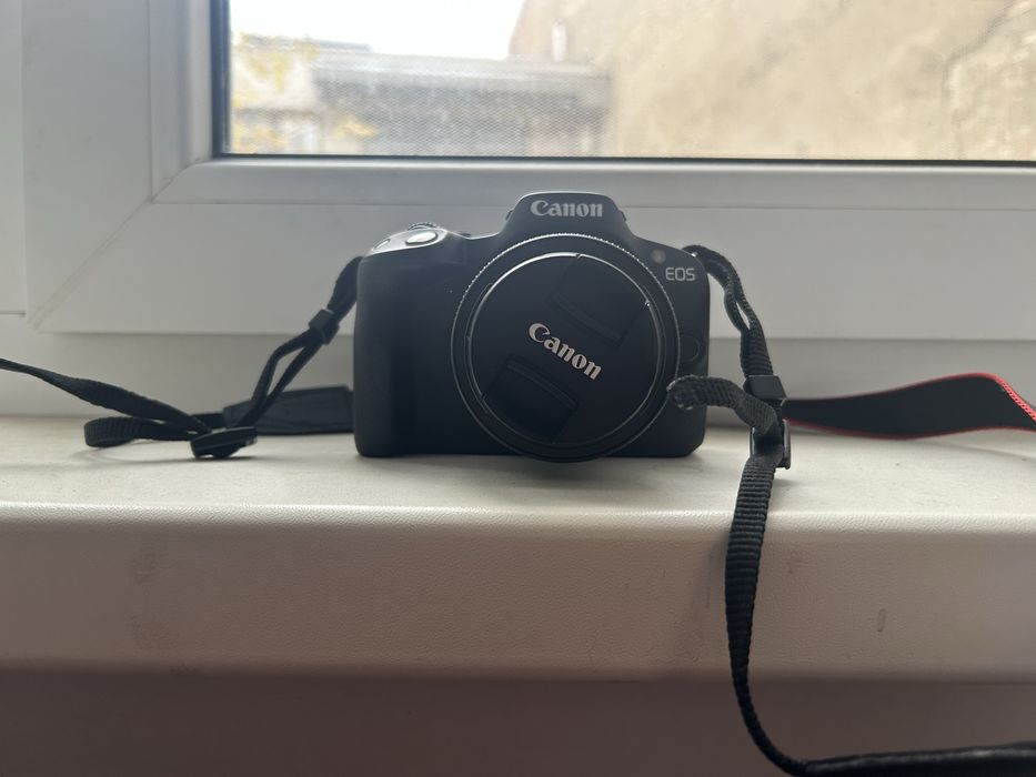 Canon EOS R50 Aparat Foto Mirrorless Kit cu obiectiv RF 18/45 mm