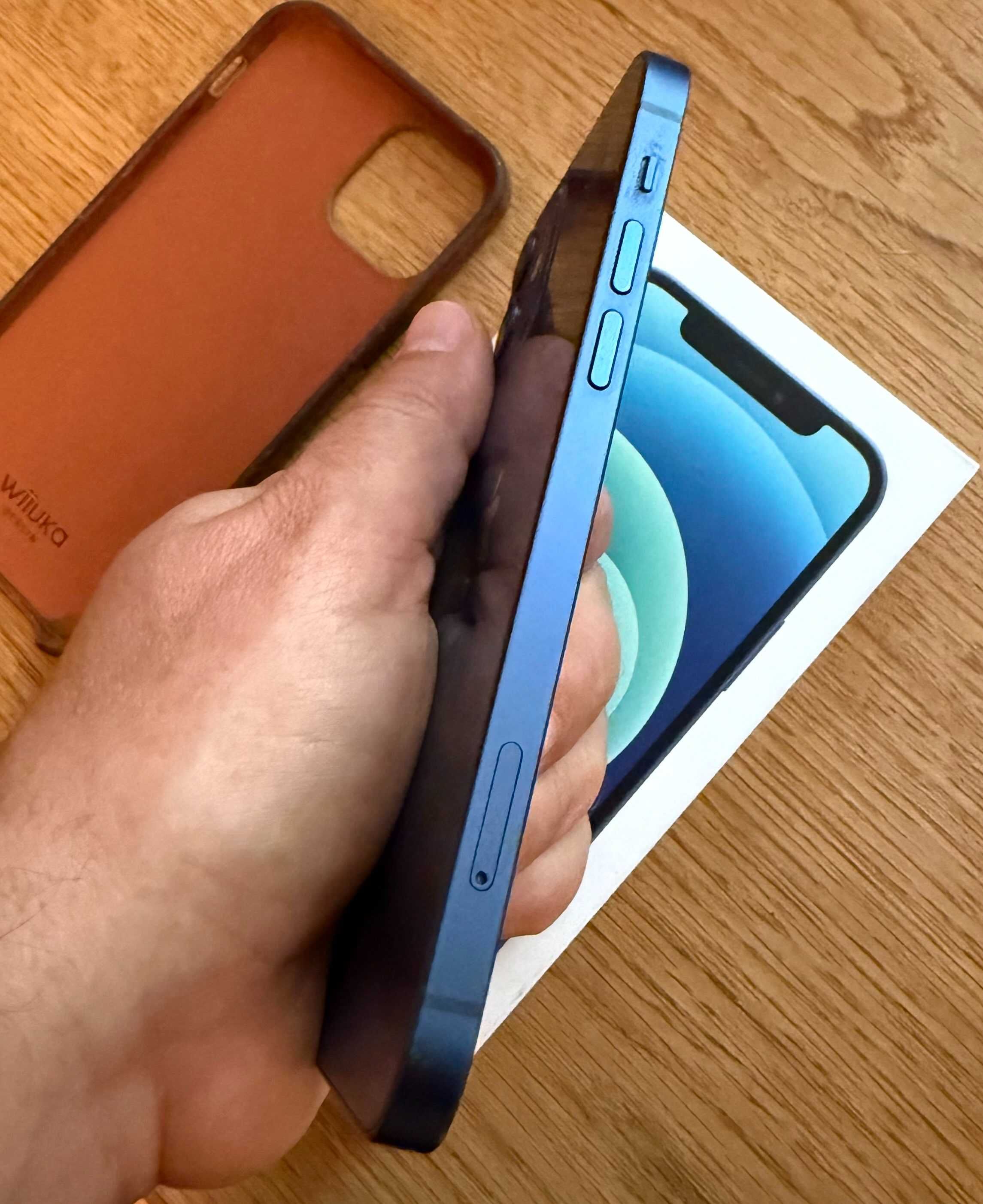 iPhone 12 128 MB син