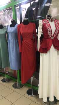 Продается красное платье