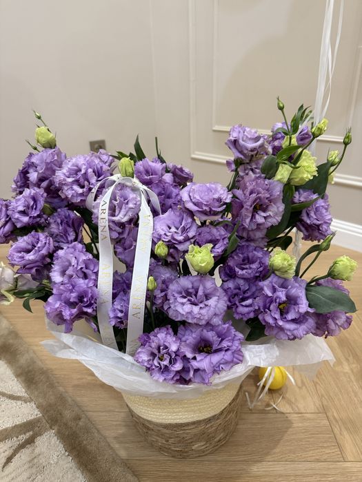 Цветы, цветы в корзине , большой