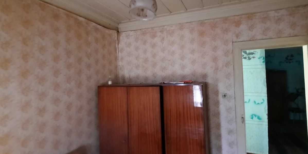 Двуетажна къща с двор и кладенец в с. Драгижево
