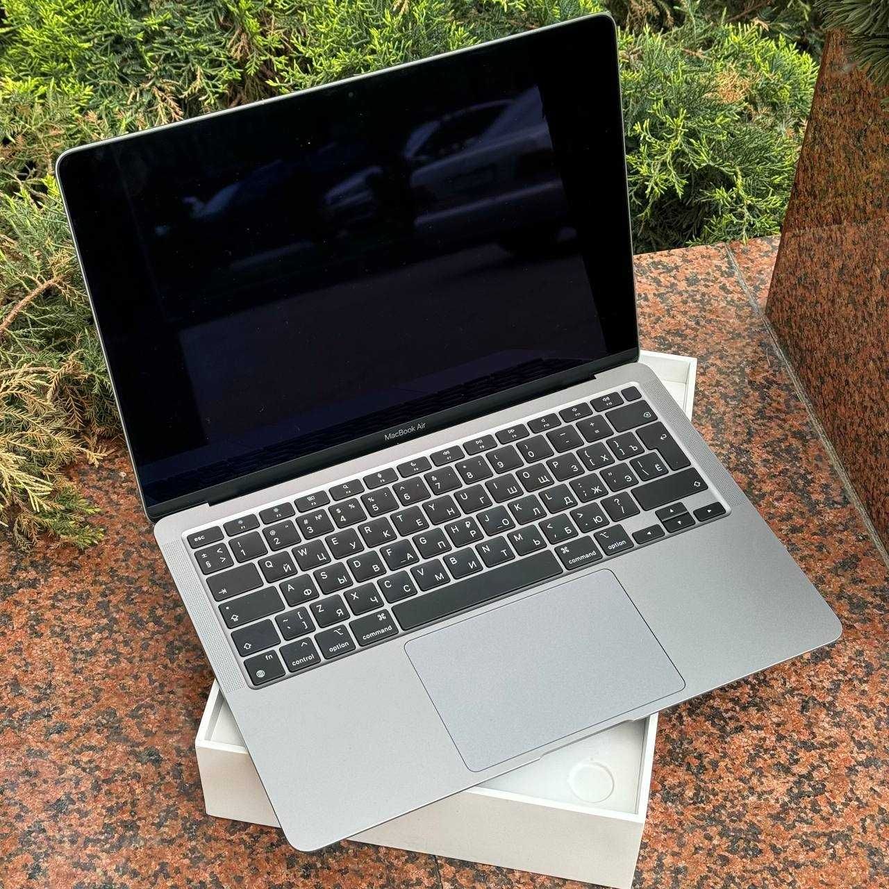 MacBook Air 13 M1 в полной комплектации / LOMBARD