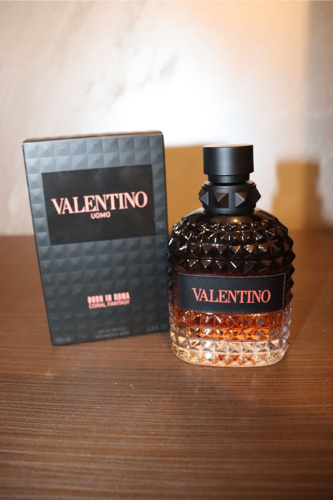 Valentino Born In Roma Coral Fantasy