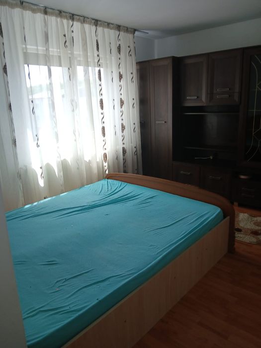 Închiriez garsoniera