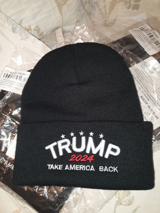 Sepci si fesuri Donald Trump