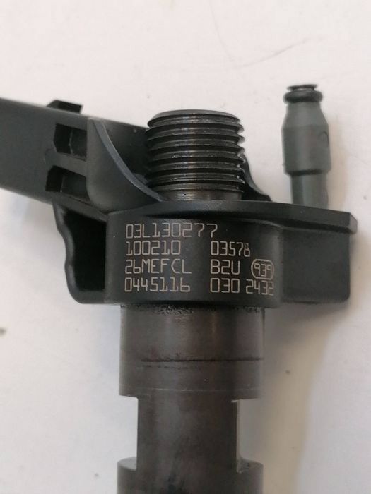 Injector injectoare Audi A4 B8 A5 A6 C6 2.0 CAG  B6 Golf 6 03L 130 277