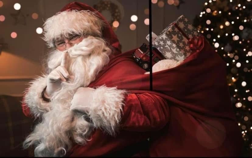 Mos Craciun vine la tine acasa in seara de Ajun