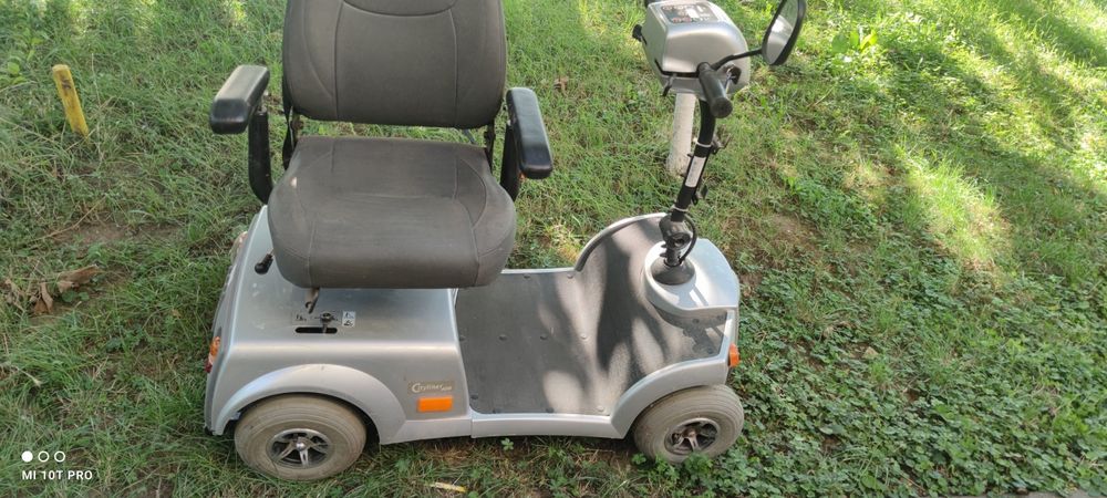 Cărucior electric scuter