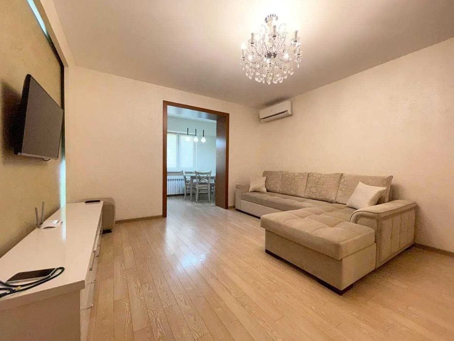 м.Космонавтов Ц-7 ЦУМ ул.Чимкент 3-комн 4/4 80 м² евроремонт меб/тех