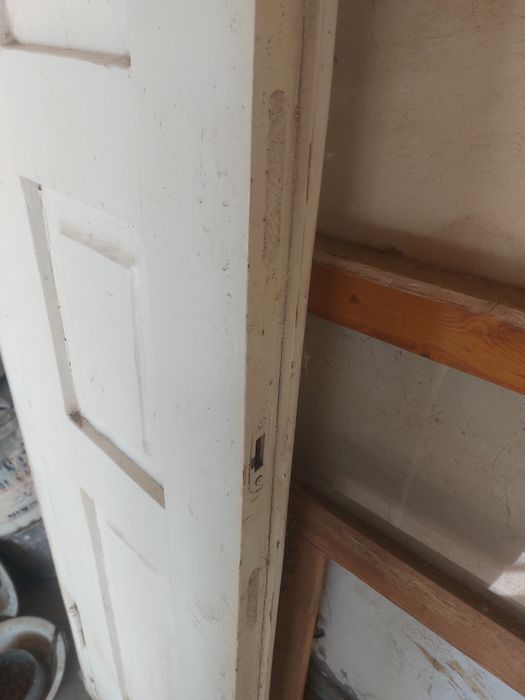 Taxta eshik sotiladi aybi yo‘q