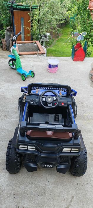 Mașinuță electrică