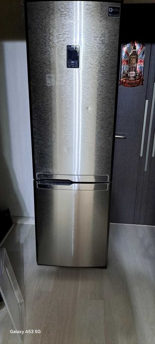 Холодильник Samsung