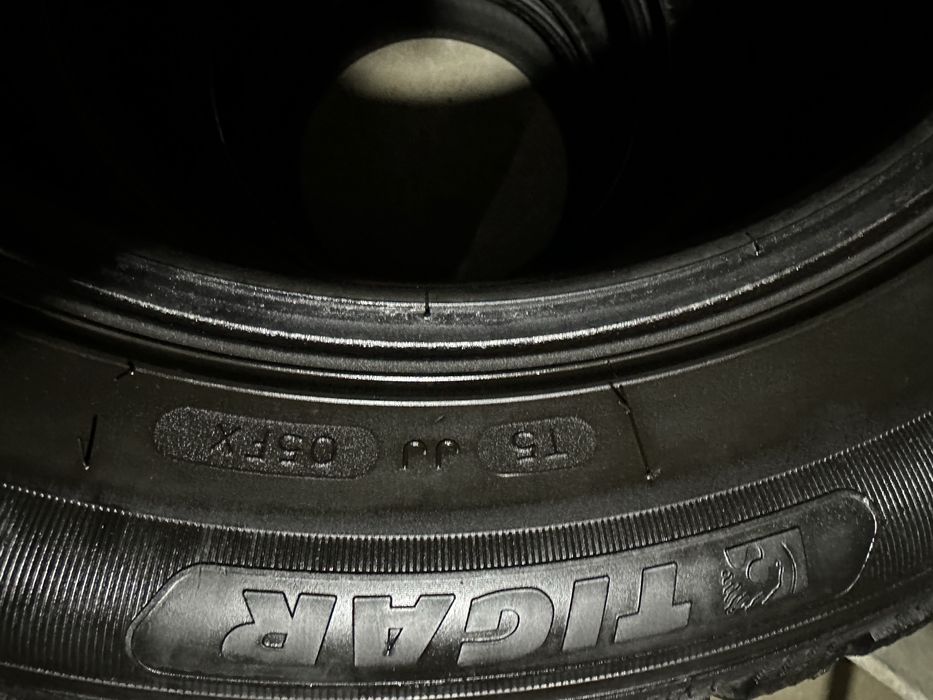 Продам зимние шины 235/55/17 комплект