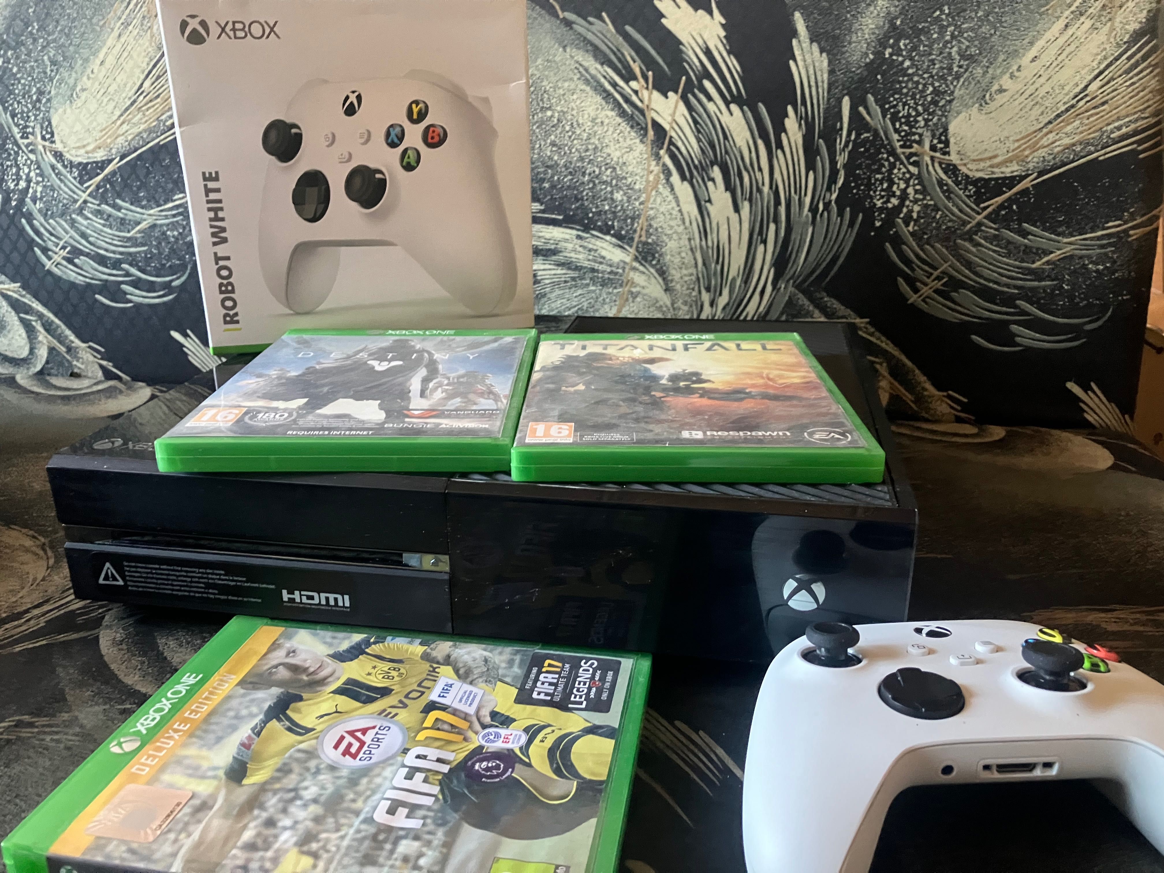 xbox one 1tb с 3 игри game pass standart валиден до 4 декември