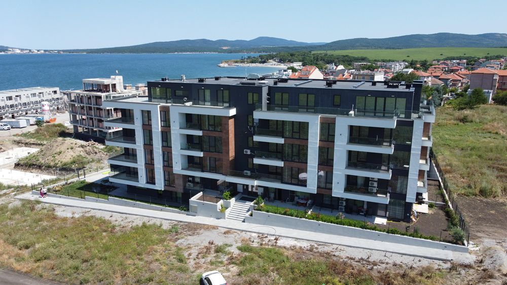 Продава се Четиристаен апартамент в Бургас, Крайморие - 161 кв.м за 1305 €/кв.м - Снимка #3