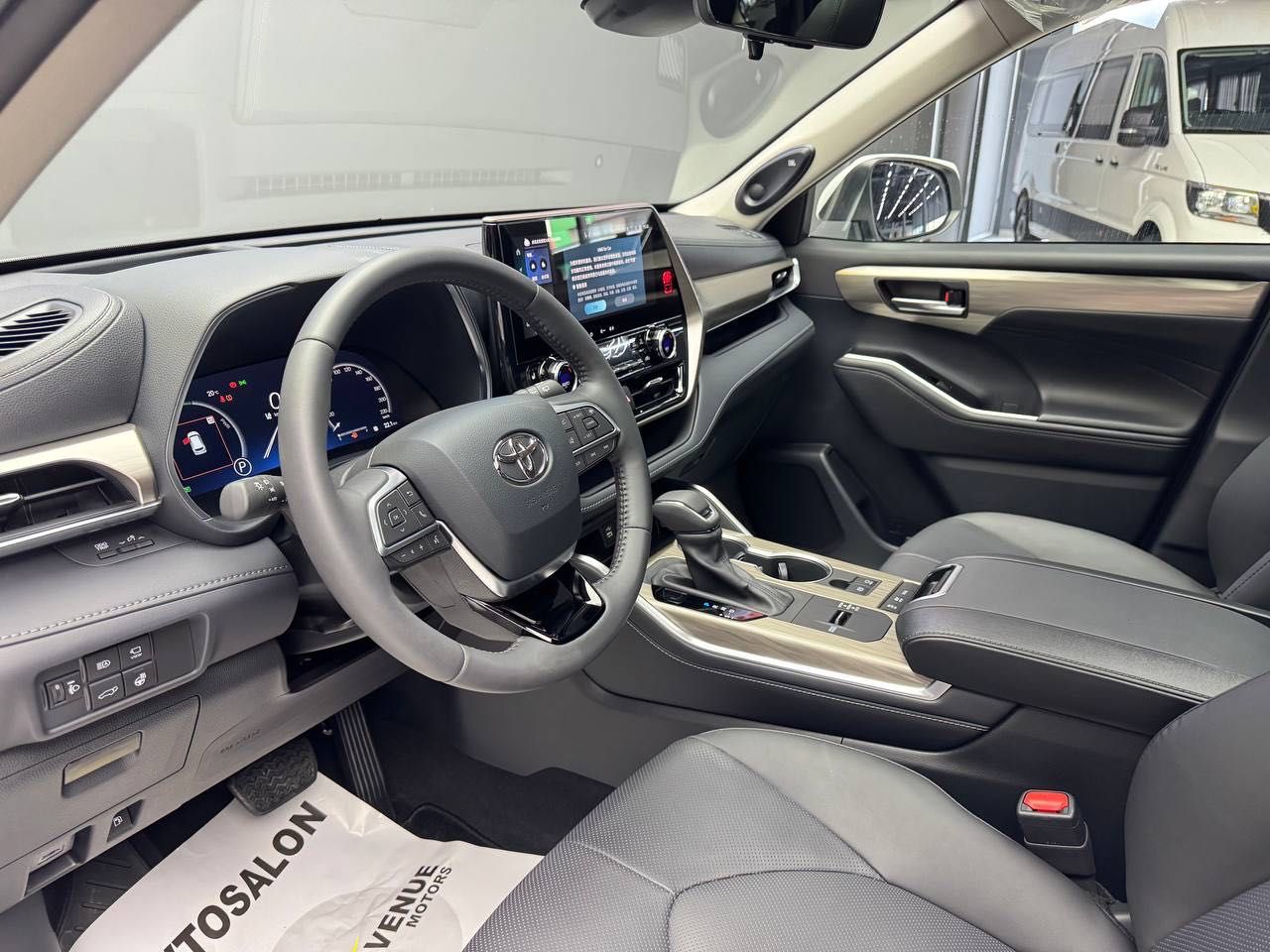 Продается новый Toyota Highlander Limited