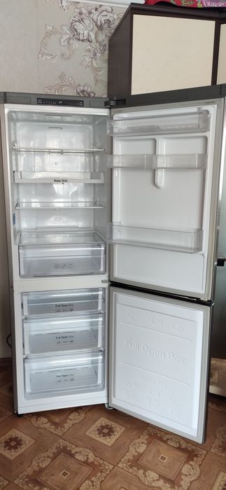 Продаю холодильник