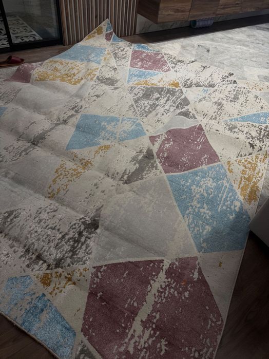 Ковер срочно в отличном состоянии