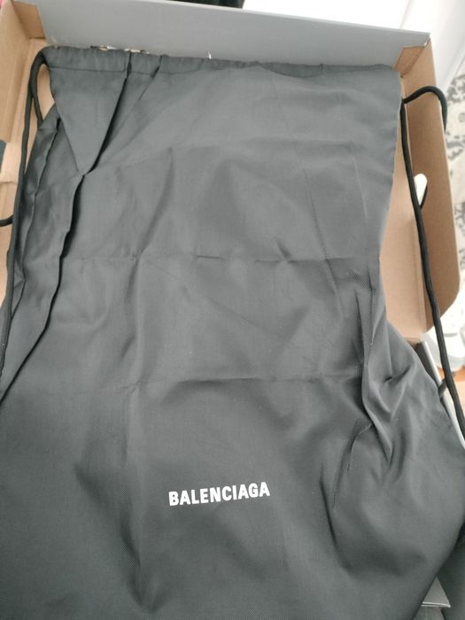 balenciaga track