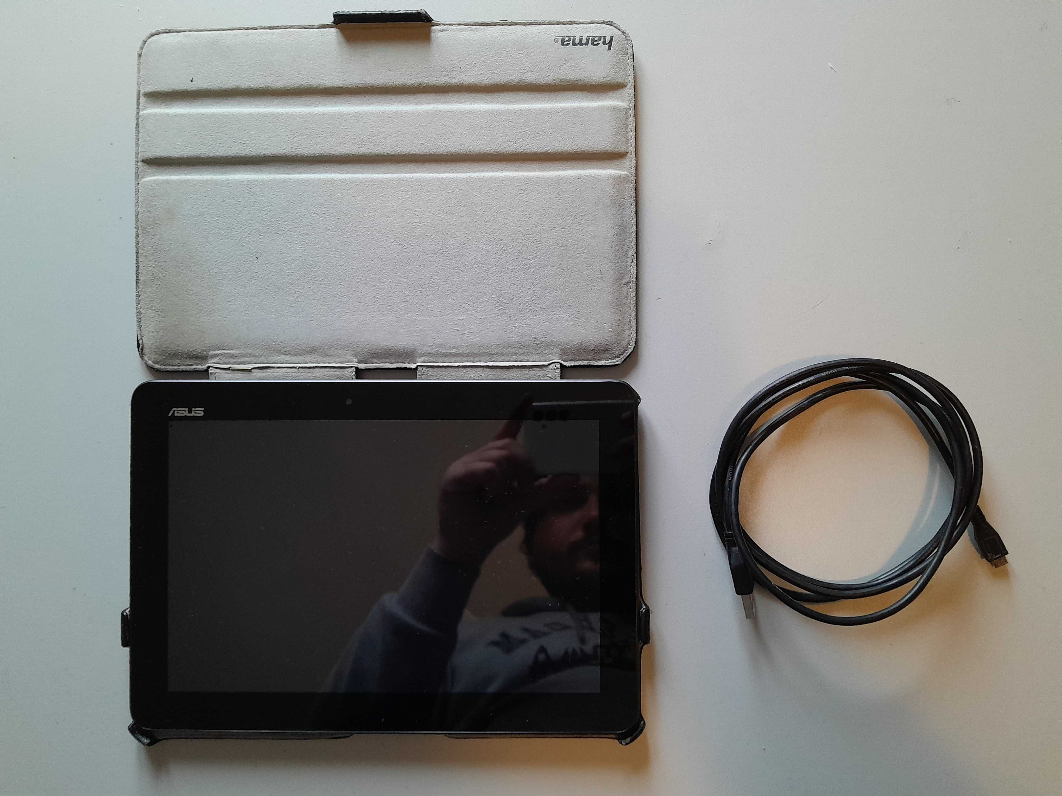 Vand tableta-laptop Asus Transformer Pad TF103CG in stare buna + husa