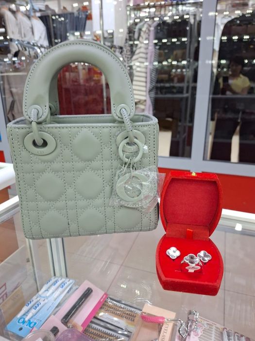 Сумочки эко кожа, натуральная кожа, бижутерия