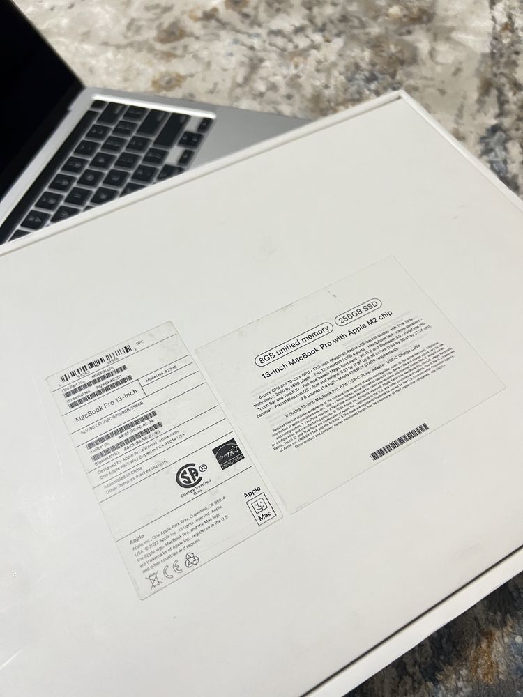 Macbook PRO 13 , m2 , 2022