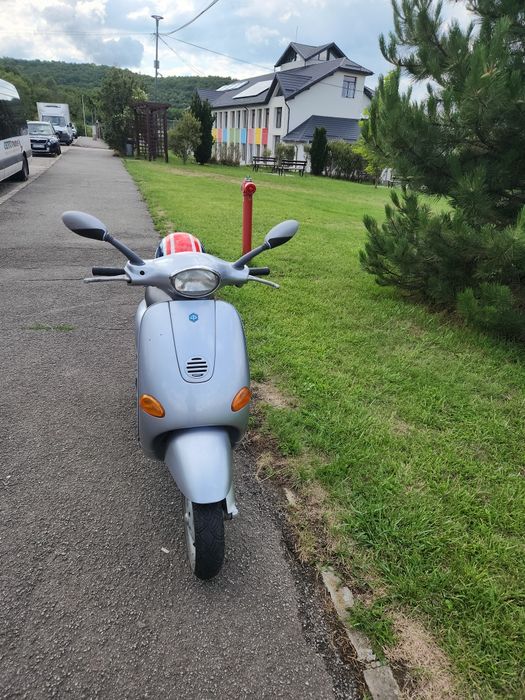 Scuter Piaggio vespa et2