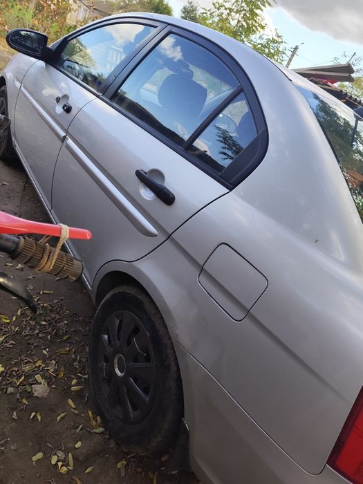 Vând Hyundai accent