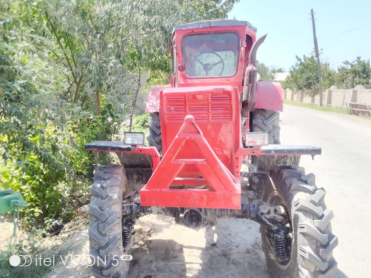 T40 traktor chizil pulug ut uradigani bilan sotiladi