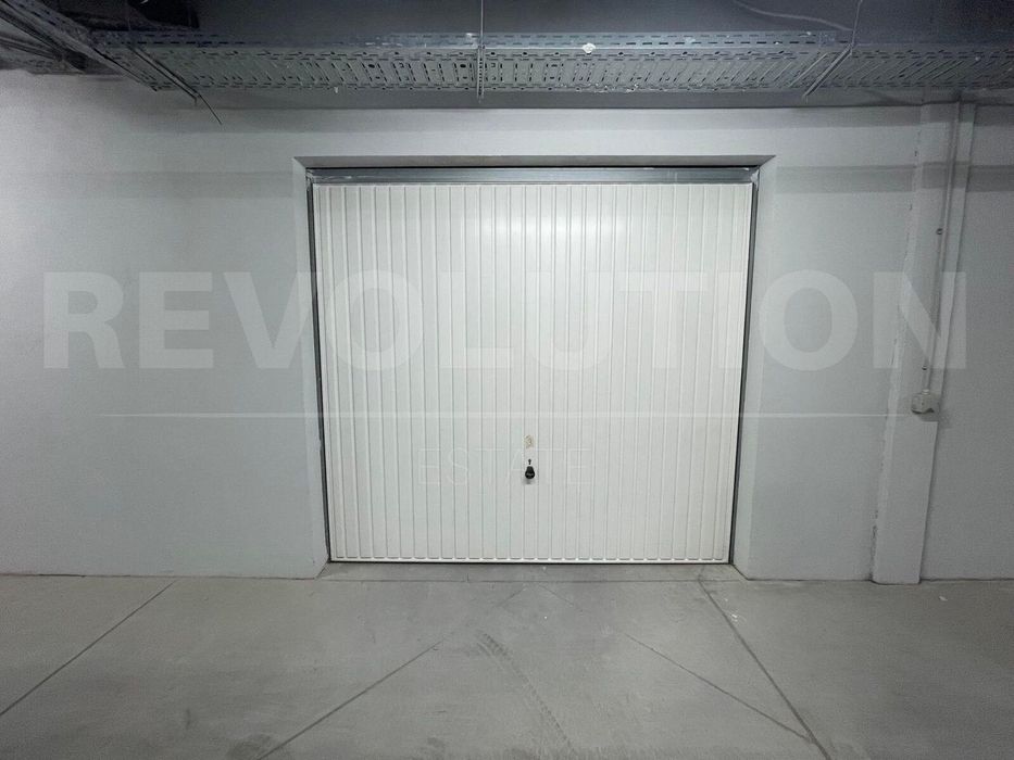 Тристаен апартамент в ж.к. Кръстова вада