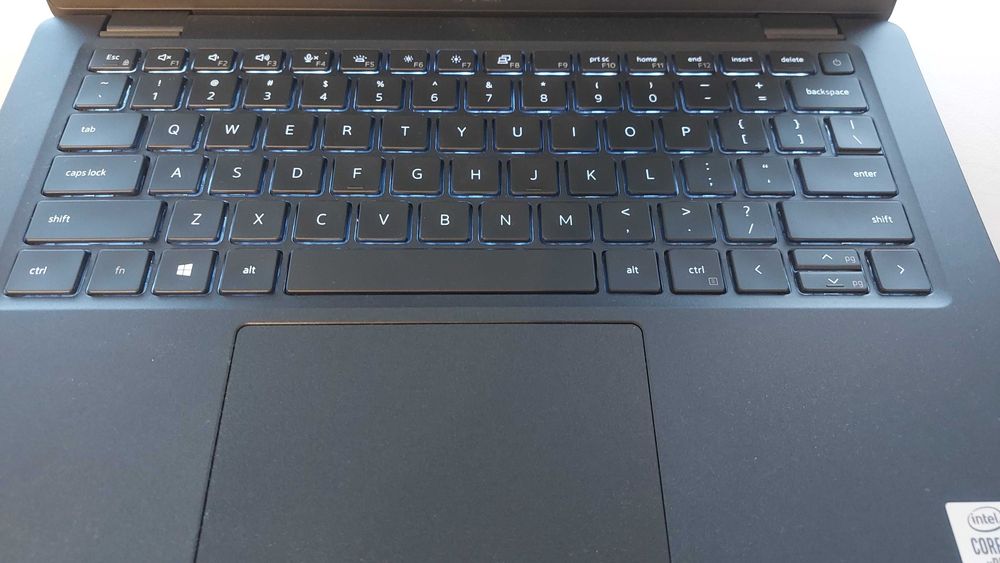 Dell 7410 2TB HDD, i5-10310U, 16GB RAM, Нова батерия