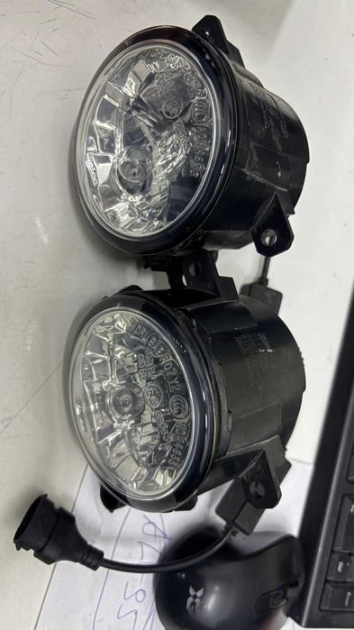 Продам противотуманные фары от Субару Форестер с 2013 до 2020г