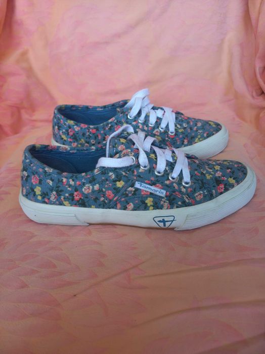 Tamaris оригинални кецове