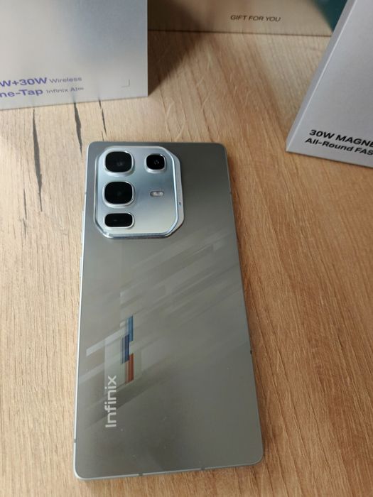 NOTE 50 PRO сотилади холати янги gift books билан. Официальный товар