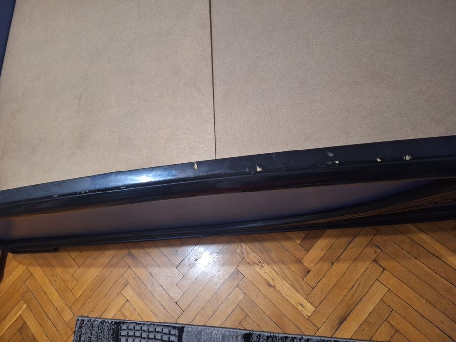 Pat 180x200 saltea și 2 noptiere incluse