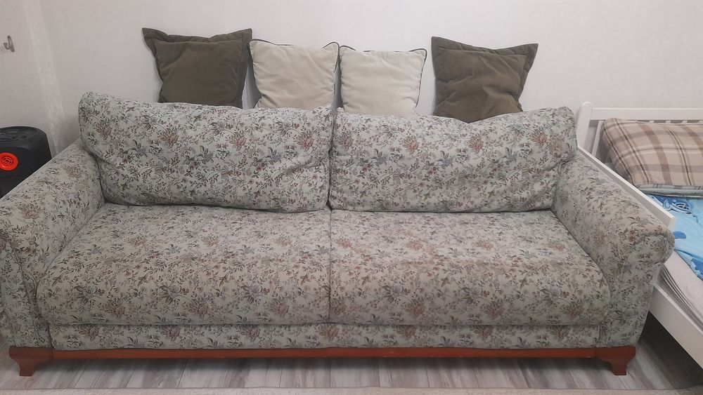 Диван Белоруссия размер 2.40на1м