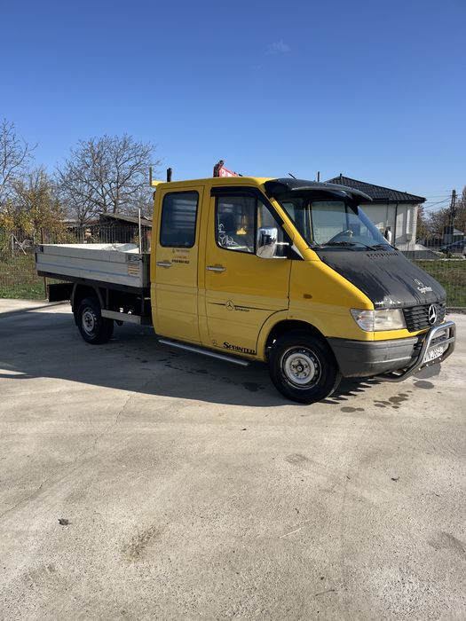 Mercedes  Sprinter cu macara Doka