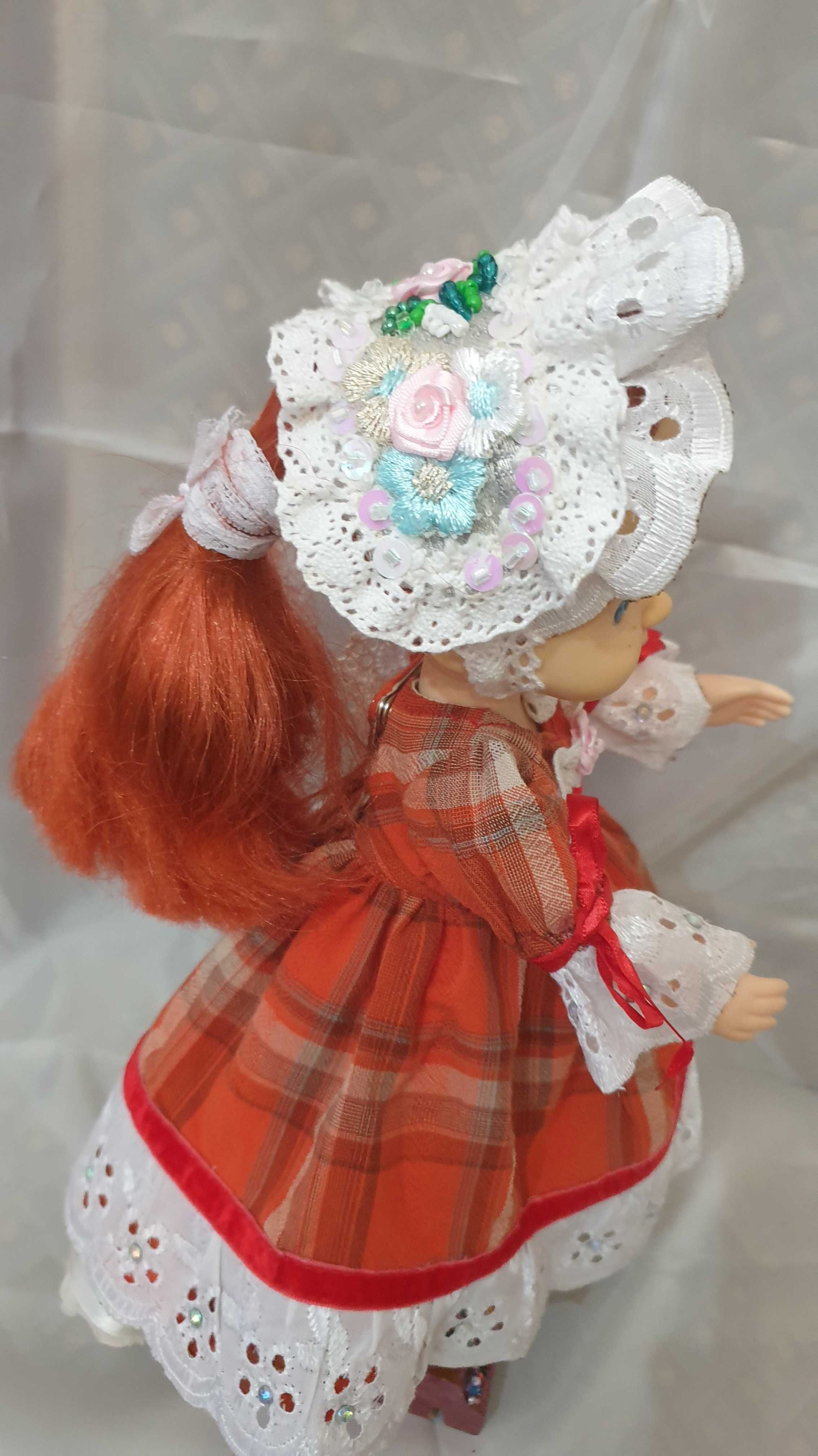 Кукла в винтажном стиле.