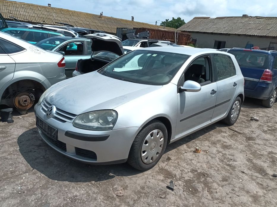 Dezmembrari  VW GOLF 5  2003  > 2009 1.4 FSI Benzina