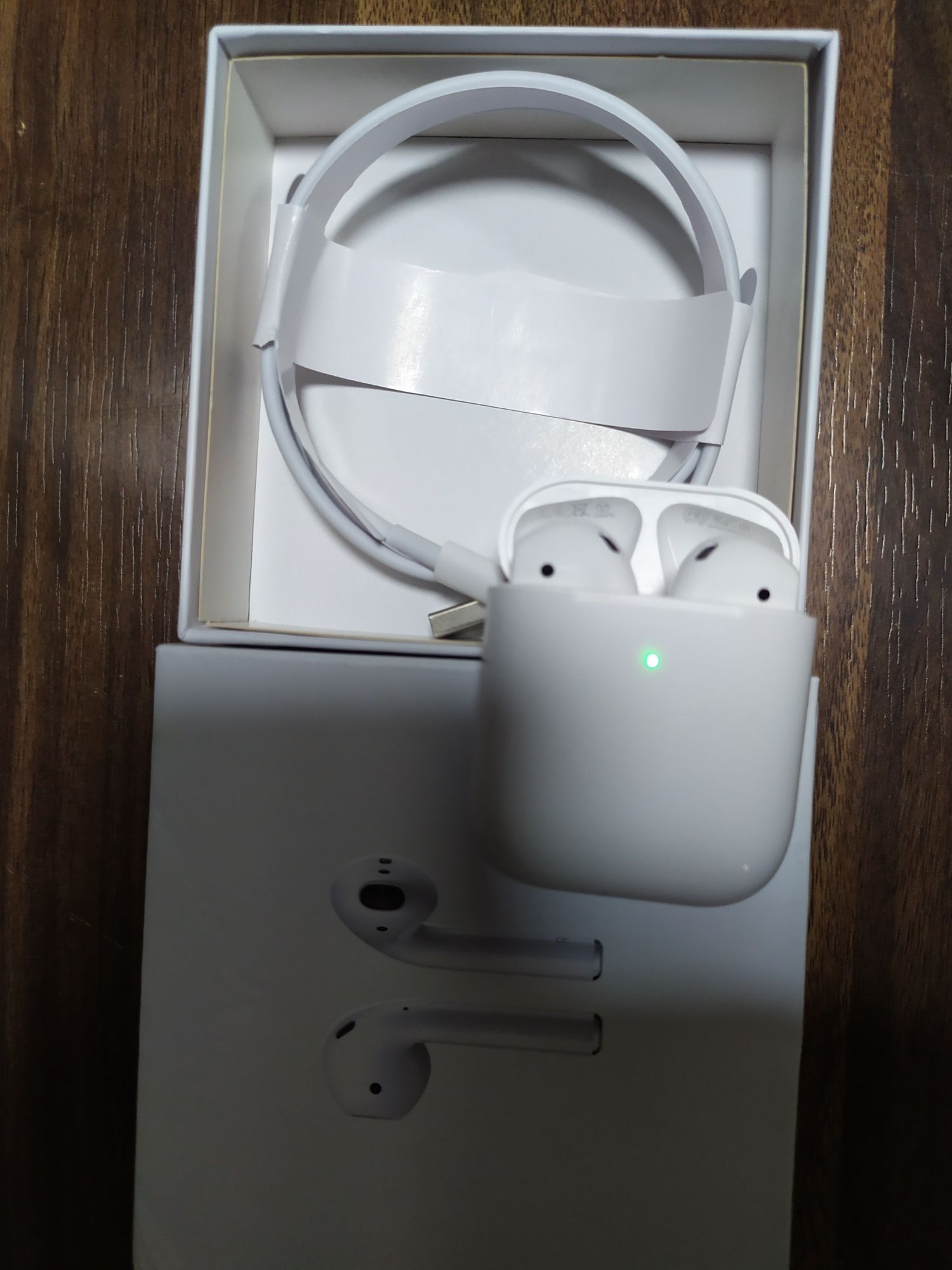 Airpods 2.2 Dubai